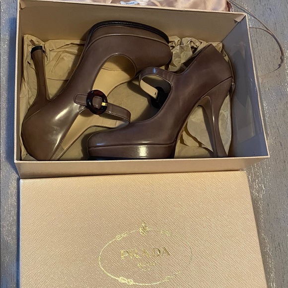 Prada - NWOT - Spazzolato Fume Mary Jane Heels - Picture 7 of 7